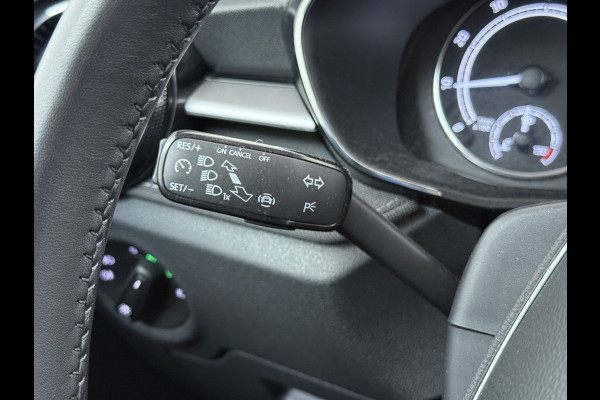 Škoda Fabia 1.0i 96PK Navi Camera Pdc Apple Carplay Android Keyless Stoelverwarming Cruise Control ECC Lmv Isofix Privacyglas Led Smartlink Bluetooth Licht-/regensensor Mooie en complete Skoda Fabia 380 Liter kofferruimte