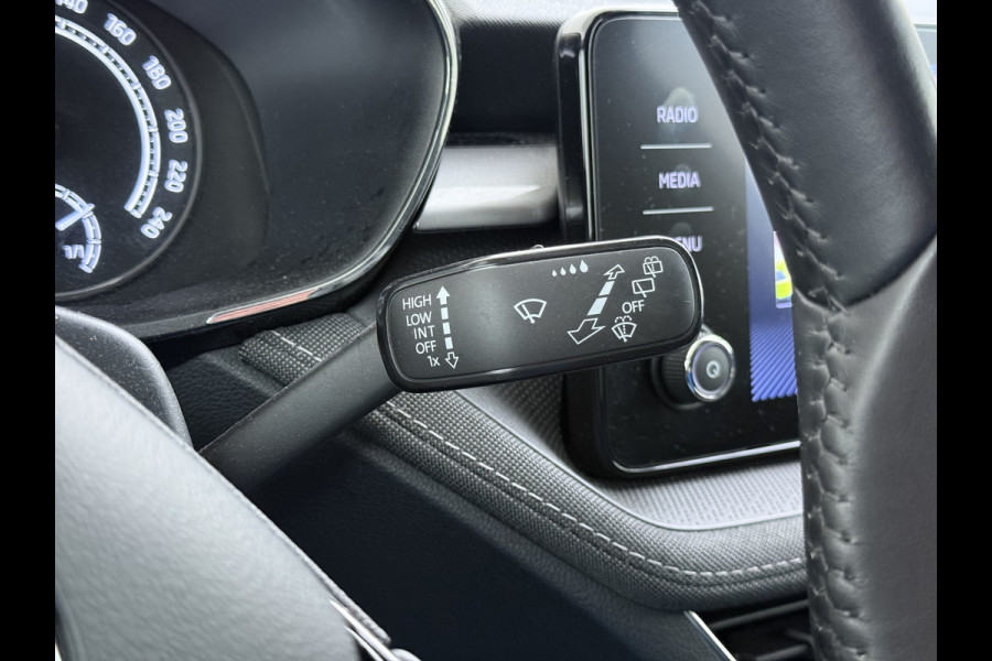 Škoda Fabia 1.0i 96PK Navi Camera Pdc Apple Carplay Android Keyless Stoelverwarming Cruise Control ECC Lmv Isofix Privacyglas Led Smartlink Bluetooth Licht-/regensensor Mooie en complete Skoda Fabia 380 Liter kofferruimte