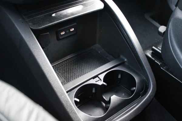 Mercedes-Benz V-Klasse 300d L3 Avantgarde 4Matic 239pk DC - 2x Schuif - Leder - Stoel/Stuurverwarming - LED - ACC - Blindspot - Rijklaar