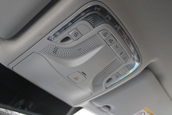 Mercedes-Benz V-Klasse 300d L3 Avantgarde 4Matic 239pk DC - 2x Schuif - Leder - Stoel/Stuurverwarming - LED - ACC - Blindspot - Rijklaar