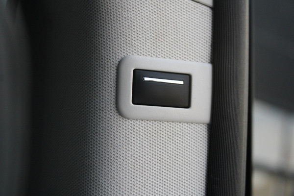 Mercedes-Benz V-Klasse 300d L3 Avantgarde 4Matic 239pk DC - 2x Schuif - Leder - Stoel/Stuurverwarming - LED - ACC - Blindspot - Rijklaar