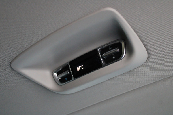 Mercedes-Benz V-Klasse 300d L3 Avantgarde 4Matic 239pk DC - 2x Schuif - Leder - Stoel/Stuurverwarming - LED - ACC - Blindspot - Rijklaar