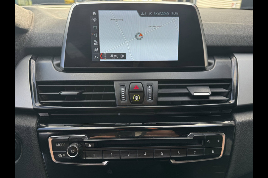 BMW 2 Serie Active Tourer 225xe iPerformance eDrive Edition - AUTOMAAT I Navigatie I Airco I PDC I Sport velgen I Dealer onderh.