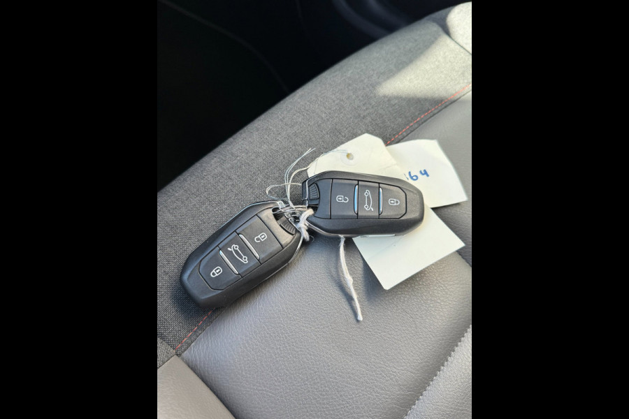 Citroën C5 Aircross 1.2 PureTech Shine Pack - AUTOMAAT I Panorama dak I Navigatie / Apple CarPlay I Airco I Sport velgen I PDC I