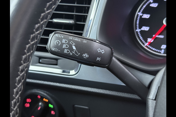 Seat Ateca 1.5T 150PK AUT-7 Navi Ecc Trekhaak LED Apple Carplay/Android Auto Cruise Control Pdc Stoelverwarming tyle Business Intense Elek.Achterklep Lmv 17" Led Regen-/Lichtsensor Full Link DAB+ Bluetooth DSG 1.600KG Trekgewicht