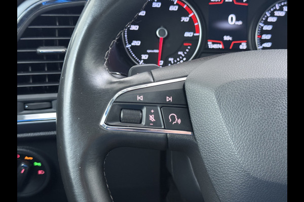 Seat Ateca 1.5T 150PK AUT-7 Navi Ecc Trekhaak LED Apple Carplay/Android Auto Cruise Control Pdc Stoelverwarming tyle Business Intense Elek.Achterklep Lmv 17" Led Regen-/Lichtsensor Full Link DAB+ Bluetooth DSG 1.600KG Trekgewicht