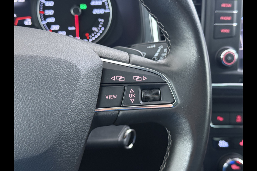 Seat Ateca 1.5T 150PK AUT-7 Navi Ecc Trekhaak LED Apple Carplay/Android Auto Cruise Control Pdc Stoelverwarming tyle Business Intense Elek.Achterklep Lmv 17" Led Regen-/Lichtsensor Full Link DAB+ Bluetooth DSG 1.600KG Trekgewicht