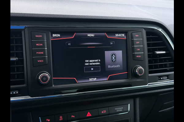 Seat Ateca 1.5T 150PK AUT-7 Navi Ecc Trekhaak LED Apple Carplay/Android Auto Cruise Control Pdc Stoelverwarming tyle Business Intense Elek.Achterklep Lmv 17" Led Regen-/Lichtsensor Full Link DAB+ Bluetooth DSG 1.600KG Trekgewicht