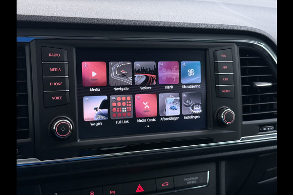 Seat Ateca 1.5T 150PK AUT-7 Navi Ecc Trekhaak LED Apple Carplay/Android Auto Cruise Control Pdc Stoelverwarming tyle Business Intense Elek.Achterklep Lmv 17" Led Regen-/Lichtsensor Full Link DAB+ Bluetooth DSG 1.600KG Trekgewicht