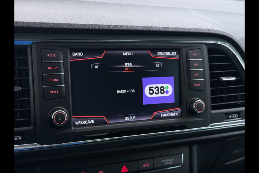Seat Ateca 1.5T 150PK AUT-7 Navi Ecc Trekhaak LED Apple Carplay/Android Auto Cruise Control Pdc Stoelverwarming tyle Business Intense Elek.Achterklep Lmv 17" Led Regen-/Lichtsensor Full Link DAB+ Bluetooth DSG 1.600KG Trekgewicht