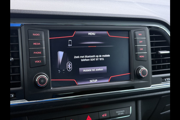 Seat Ateca 1.5T 150PK AUT-7 Navi Ecc Trekhaak LED Apple Carplay/Android Auto Cruise Control Pdc Stoelverwarming tyle Business Intense Elek.Achterklep Lmv 17" Led Regen-/Lichtsensor Full Link DAB+ Bluetooth DSG 1.600KG Trekgewicht