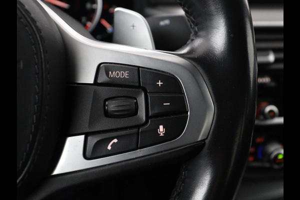 BMW 5 Serie 520i M Sport | Alcantara | Sfeerverlichting | Trekhaak | Navigatie Professional | Full LED | Sportstoelen | Parkeerhulp | Cruise control | Keyless start | Climate control | Bluetooth