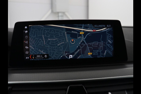 BMW 5 Serie 520i M Sport | Alcantara | Sfeerverlichting | Trekhaak | Navigatie Professional | Full LED | Sportstoelen | Parkeerhulp | Cruise control | Keyless start | Climate control | Bluetooth