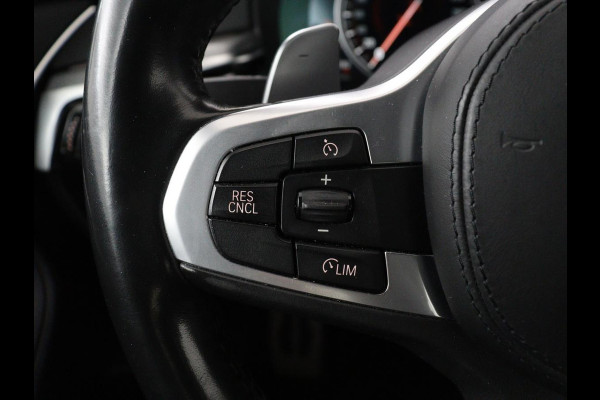 BMW 5 Serie 520i M Sport | Alcantara | Sfeerverlichting | Trekhaak | Navigatie Professional | Full LED | Sportstoelen | Parkeerhulp | Cruise control | Keyless start | Climate control | Bluetooth