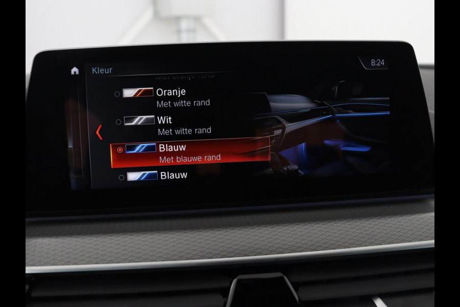 BMW 5 Serie 520i M Sport | Alcantara | Sfeerverlichting | Trekhaak | Navigatie Professional | Full LED | Sportstoelen | Parkeerhulp | Cruise control | Keyless start | Climate control | Bluetooth