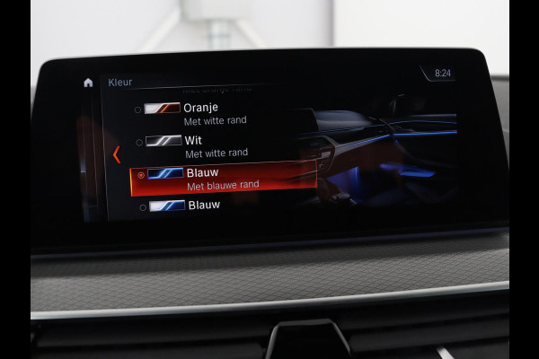 BMW 5 Serie 520i M Sport | Alcantara | Sfeerverlichting | Trekhaak | Navigatie Professional | Full LED | Sportstoelen | Parkeerhulp | Cruise control | Keyless start | Climate control | Bluetooth