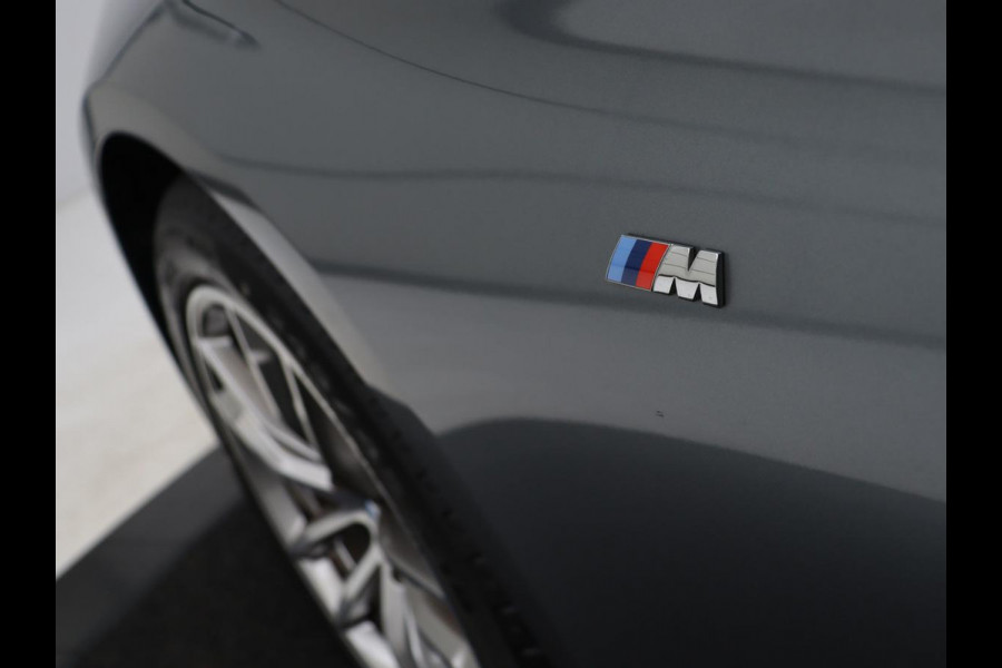 BMW 5 Serie 520i M Sport | Alcantara | Sfeerverlichting | Trekhaak | Navigatie Professional | Full LED | Sportstoelen | Parkeerhulp | Cruise control | Keyless start | Climate control | Bluetooth