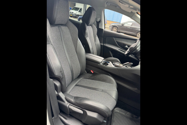 Peugeot 3008 1.2 PureTech Allure Pack AUTOMAAT - Navigatie / Apple Carplay I Airco I LED I DPC I Sport pakket I Dealer onderhouden