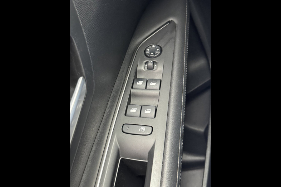 Peugeot 3008 1.2 PureTech Allure Pack AUTOMAAT - Navigatie / Apple Carplay I Airco I LED I DPC I Sport pakket I Dealer onderhouden