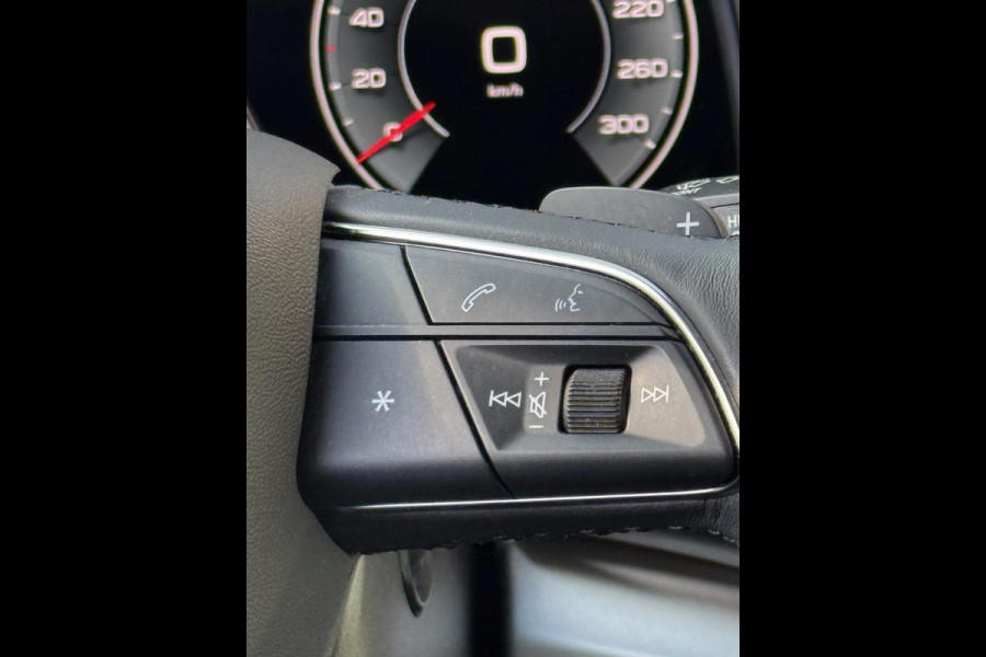 Audi Q8 3.0 -V6 24V 55 TFSi Quattro - Panorama dak I Airco I Leer I 23 inch velgen I PDC I Led i 24.000 KM