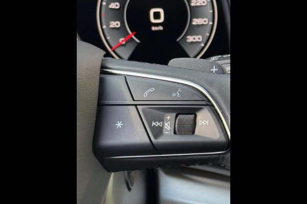 Audi Q8 3.0 -V6 24V 55 TFSi Quattro - Panorama dak I Airco I Leer I 23 inch velgen I PDC I Led i 24.000 KM