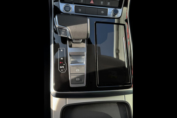 Audi Q8 3.0 -V6 24V 55 TFSi Quattro - Panorama dak I Airco I Leer I 23 inch velgen I PDC I Led i 24.000 KM