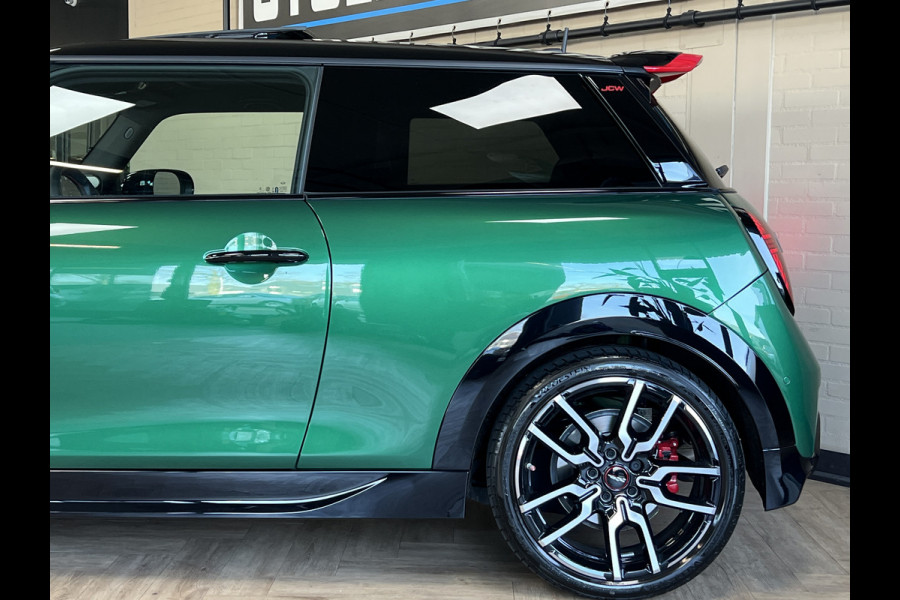 MINI Mini 2.0 JCW 232PK John Cooper Works XL Navi | H&K | HUD | Pano | Led | 360 | Keyless | Carplay | Fabrieksgarantie tot April 2028!