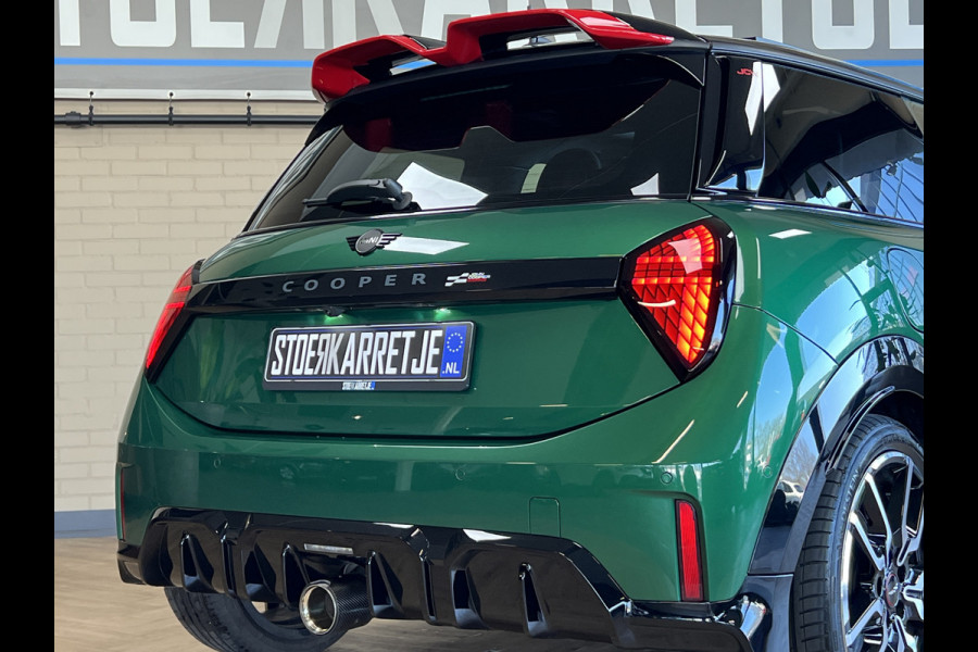 MINI Mini 2.0 JCW 232PK John Cooper Works XL Navi | H&K | HUD | Pano | Led | 360 | Keyless | Carplay | Fabrieksgarantie tot April 2028!