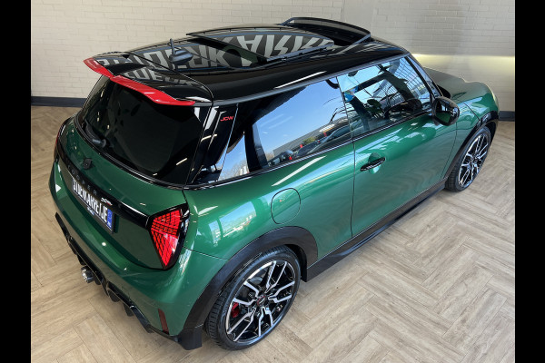 MINI Mini 2.0 JCW 232PK John Cooper Works XL Navi | H&K | HUD | Pano | Led | 360 | Keyless | Carplay | Fabrieksgarantie tot April 2028!
