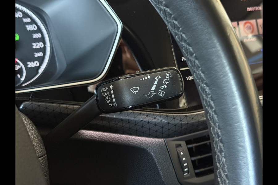 Volkswagen T-Cross 1.0 TSI 115pk DSG Style | Navigatie | Dode hoek | Stoelverwarming | PDC V+A | 100% Volkswagen Onderhouden!