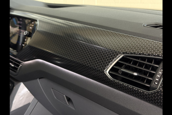 Volkswagen T-Cross 1.0 TSI 115pk DSG Style | Navi | Carplay | 17"| Camera | Led Koplampen | Stoelverwarming | 100% Volkswagen Onderhouden!