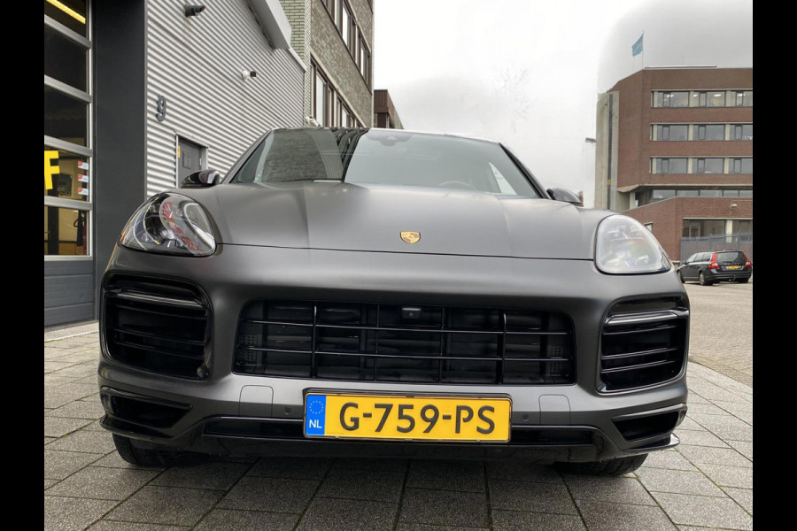 Porsche Cayenne Coupé 3.0 E-Hybrid 463PK - Matt Zwart I Panorama dak I Leer I Navigatie en nog veel Meer...