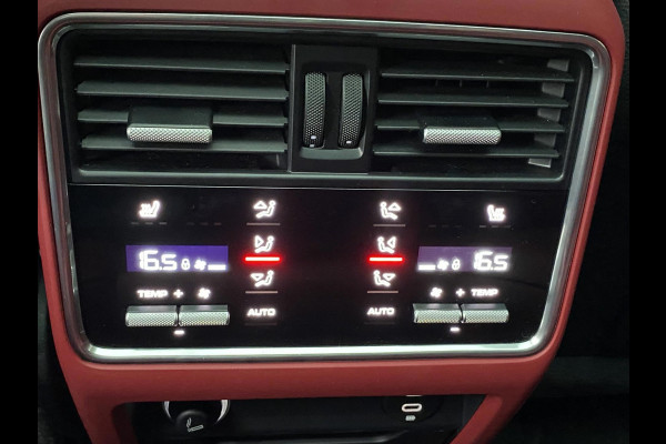 Porsche Cayenne Coupé 3.0 E-Hybrid 463PK - Matt Zwart I Panorama dak I Leer I Navigatie en nog veel Meer...