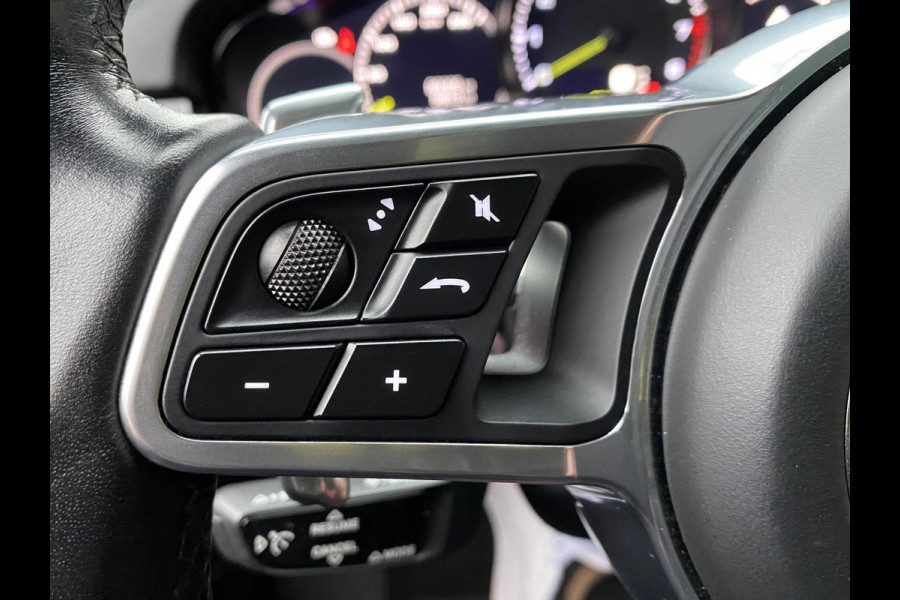 Porsche Cayenne Coupé 3.0 E-Hybrid 463PK - Matt Zwart I Panorama dak I Leer I Navigatie en nog veel Meer...