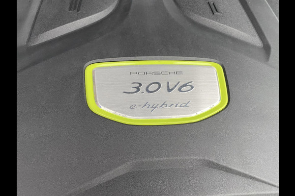 Porsche Cayenne Coupé 3.0 E-Hybrid 463PK - Matt Zwart I Panorama dak I Leer I Navigatie en nog veel Meer...