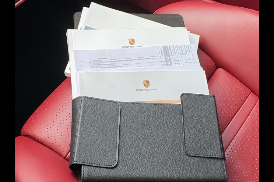 Porsche Cayenne Coupé 3.0 E-Hybrid 463PK - Matt Zwart I Panorama dak I Leer I Navigatie en nog veel Meer...