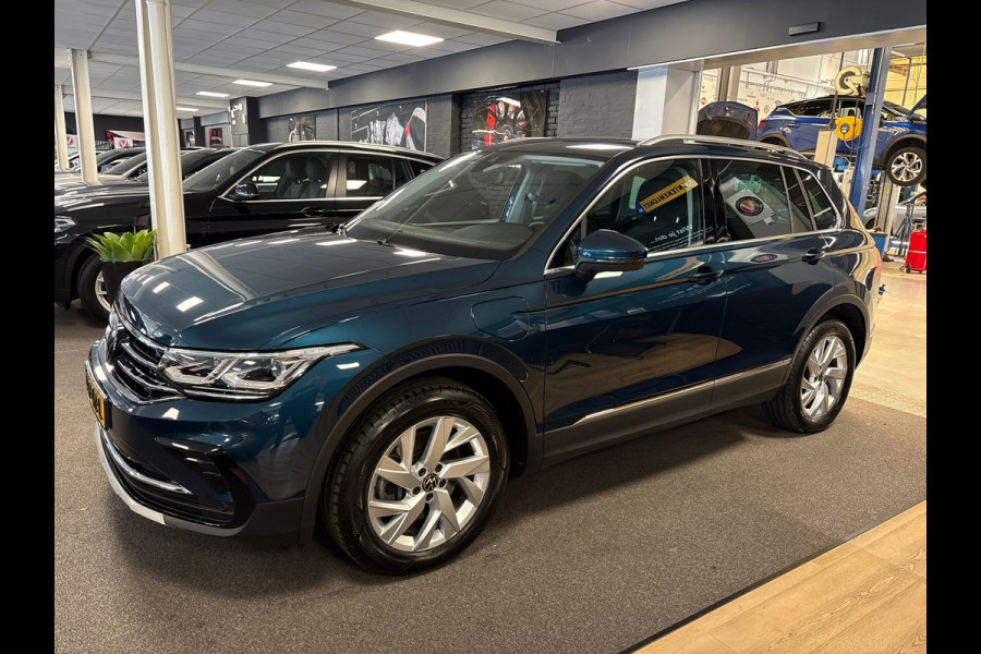 Volkswagen Tiguan 1.4 TSI eHybrid,Business+,navi,camera,apple carplay,stoelverw.IQ light