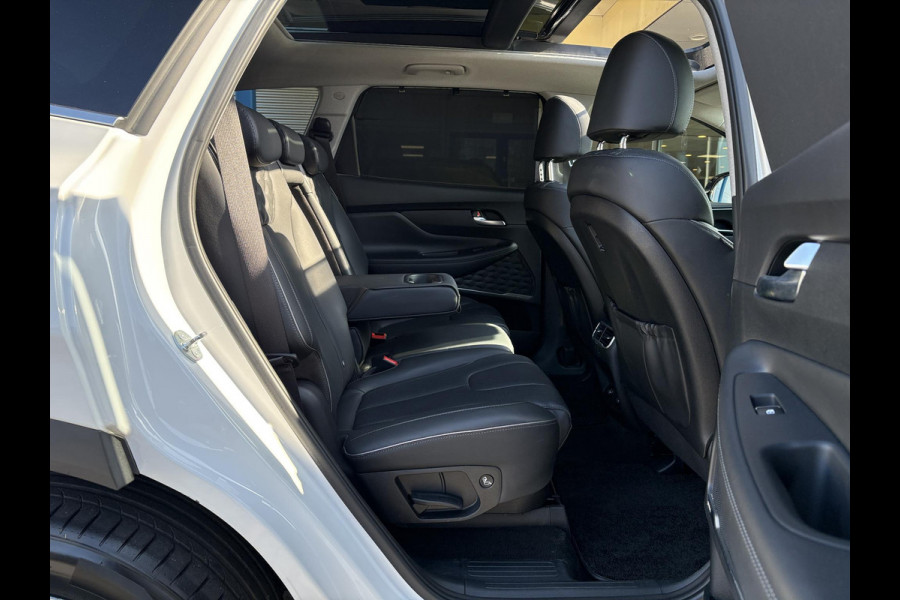 Hyundai Santa Fe 1.6 T-GDI PHEV Premium Sky 7p. | Afneembare trekhaak | Panoramadak | Stoelverwarming | Adaptive cruise control | Camera | KRELL