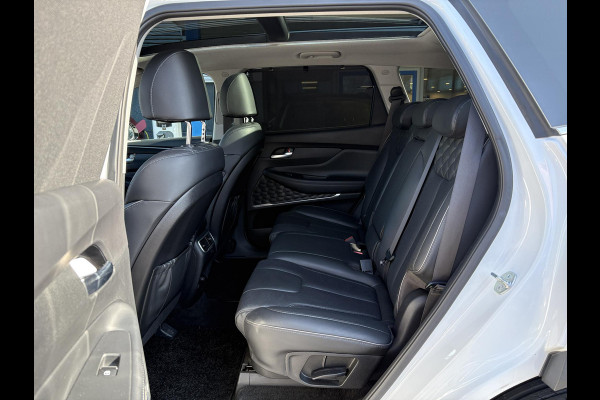 Hyundai Santa Fe 1.6 T-GDI PHEV Premium Sky 7p. | Afneembare trekhaak | Panoramadak | Stoelverwarming | Adaptive cruise control | Camera | KRELL