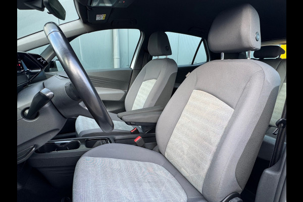 Volkswagen ID.3 First Black Edition 58 kWh * SoH 89% * Steunhaak * Navigatie * Parkeersensoren * Adaptieve Cruise *