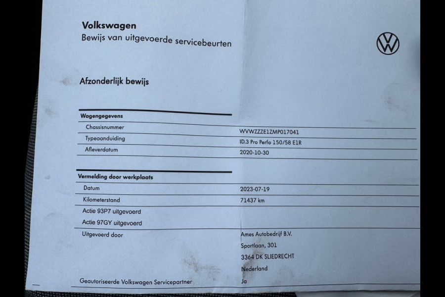 Volkswagen ID.3 First Black Edition 58 kWh * SoH 89% * Steunhaak * Navigatie * Parkeersensoren * Adaptieve Cruise *