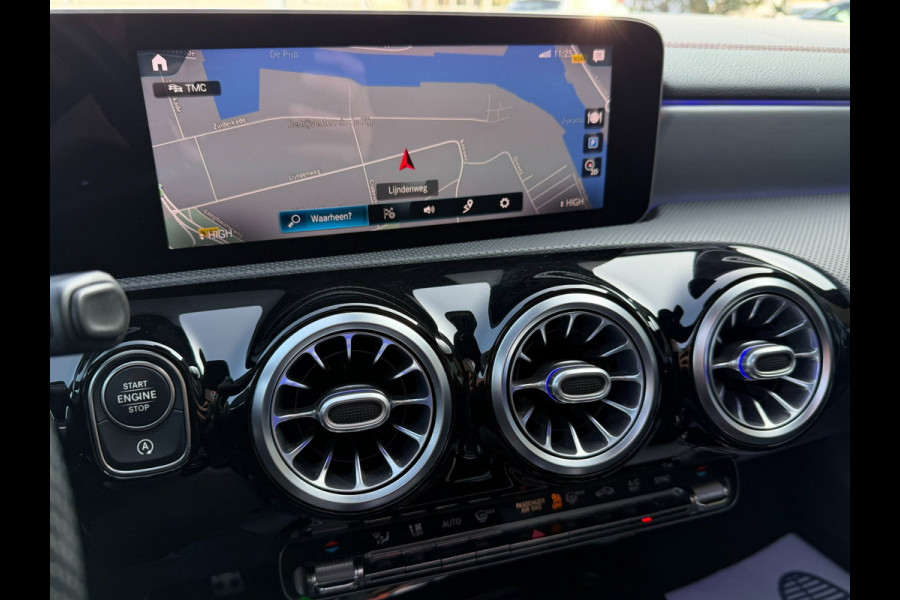 Mercedes-Benz CLA-Klasse 200 AMG Line l PANO l XENON