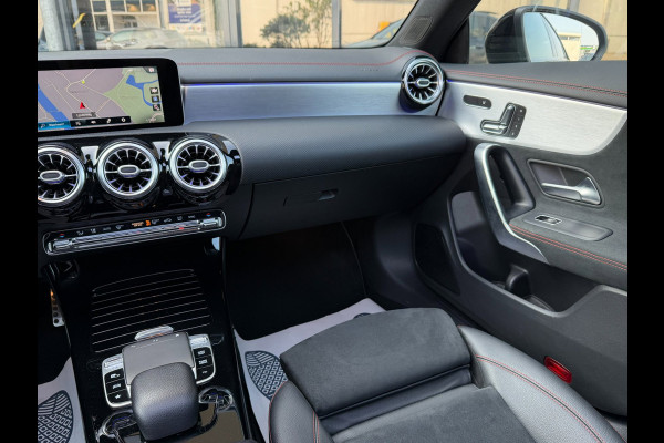 Mercedes-Benz CLA-Klasse 200 AMG Line l PANO l XENON