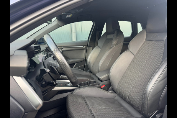 Audi A3 Sportback 30 TFSI S-line edition * Navigatie * Parkeersensoren * Audi Sound *