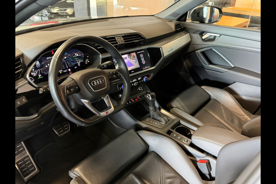 Audi Q3 Sportback 35 TFSI S line Panorama Camera Keyless Leder