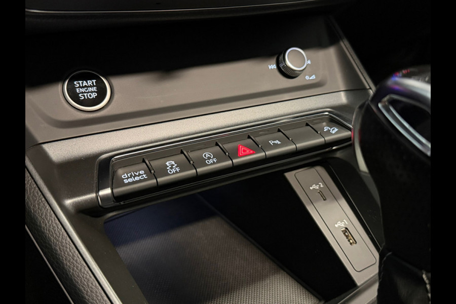 Audi Q3 Sportback 35 TFSI S line Panorama Camera Keyless Leder