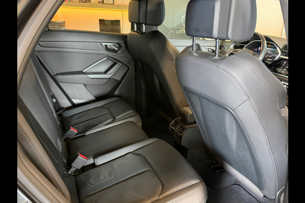 Audi Q3 Sportback 35 TFSI S line Panorama Camera Keyless Leder