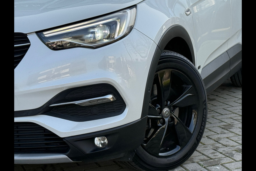 Opel Grandland X 1.6 Turbo Hybrid Elegance /Camera / Carplay