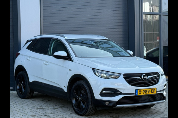 Opel Grandland X 1.6 Turbo Hybrid Elegance /Camera / Carplay