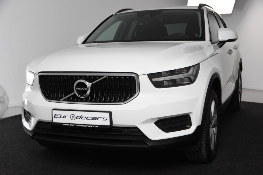 Volvo XC40 1.5 T2 Momentum *1ste Eigenaar*Navigatie*Parkassist*Trekhaak*